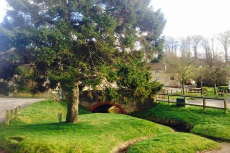 The Barn Villa Wykeham  ภายนอก รูปภาพ